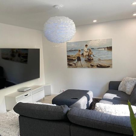 Modern Apt - King-Size Bed - Wifi -Self Check In Apartment Rovaniemi Exterior photo