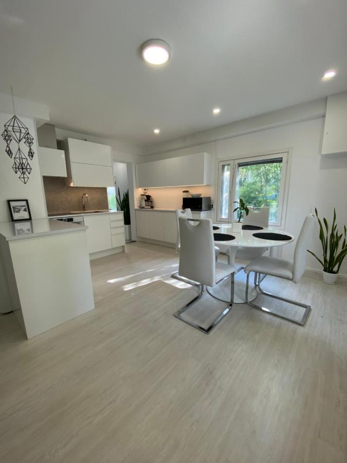 Modern Apt - King-Size Bed - Wifi -Self Check In Apartment Rovaniemi Exterior photo